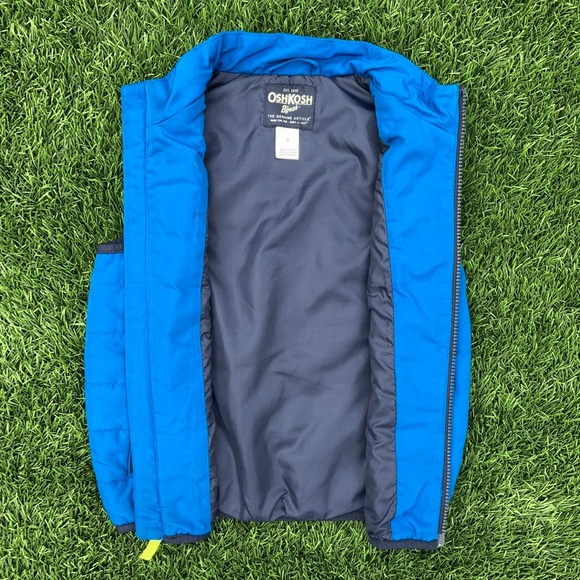 OshKosh // Zip-Up Puffer Vest // Boys Size 4 - Picture 3 of 7